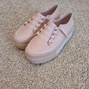 Melissa Ulitsa Platform Sneaker Women’s Size 8